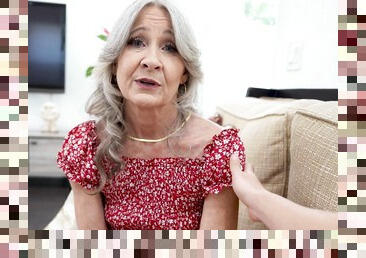 ³ιαγιά̍ (Granny)